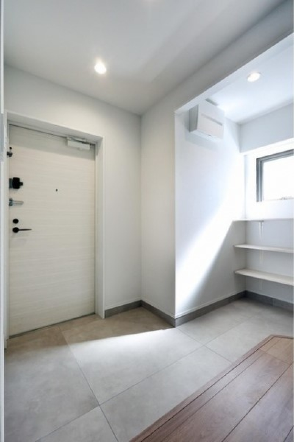 玄関まで広々としていますね