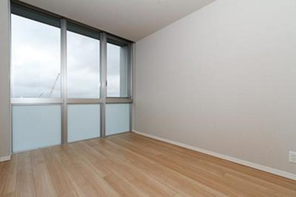 壁一面のサイズの窓なので光に困りませんね！※写真は同タイプ住戸です。