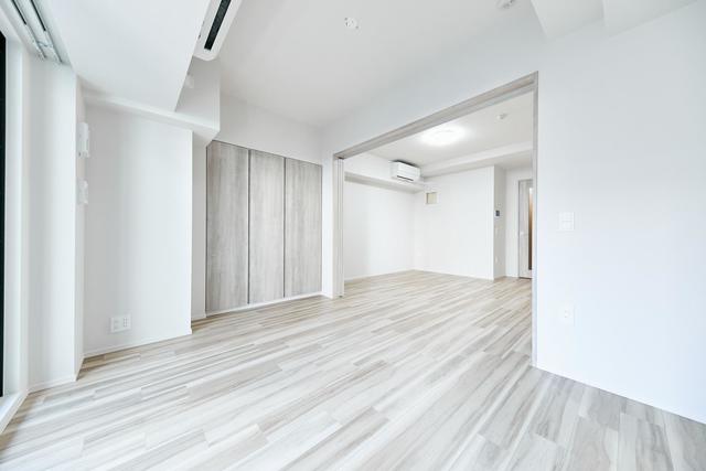 扉を開けると６．２帖の洋室が広がります。※写真は同タイプ住戸です。