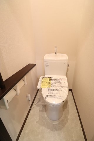 シンプルなトイレ。