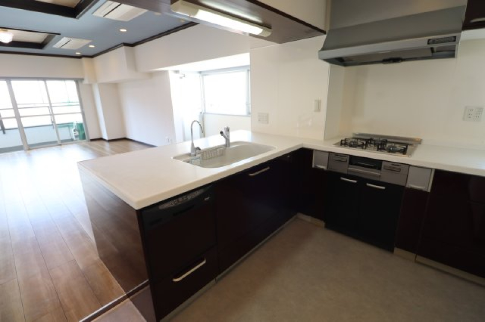 L字型のようなキッチンスペースです。