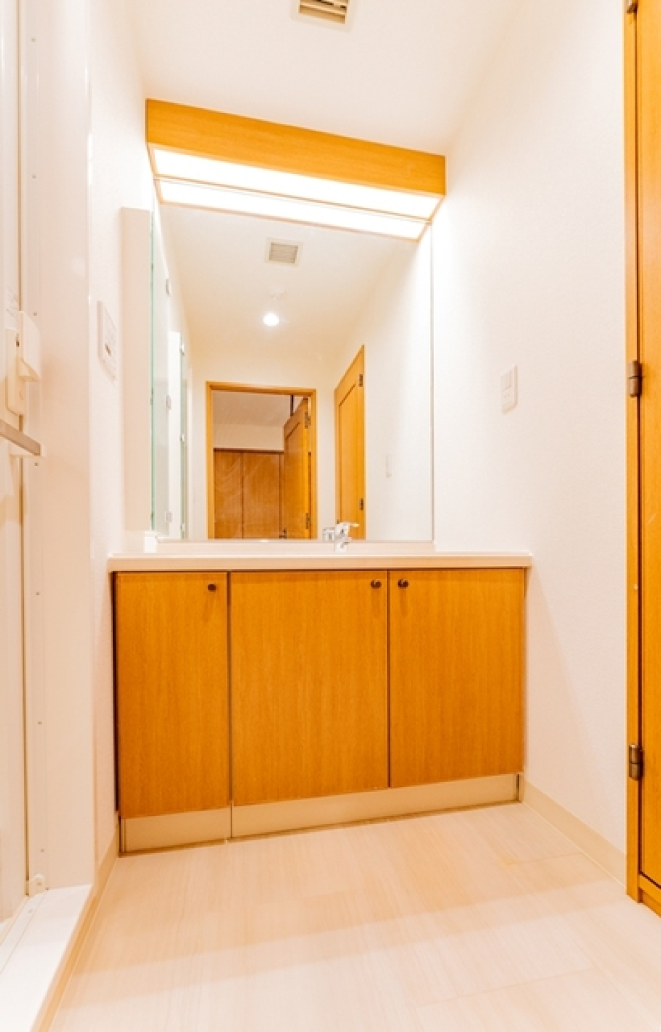 嬉しい独立洗面台。※写真は同タイプ住戸です。