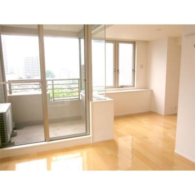 近くには公園があるので、朝からジョギングもできちゃいます！
日当たり良好なお部屋で、休日はゆったりと過ごしませんか？
※写真は同タイプ住戸です。