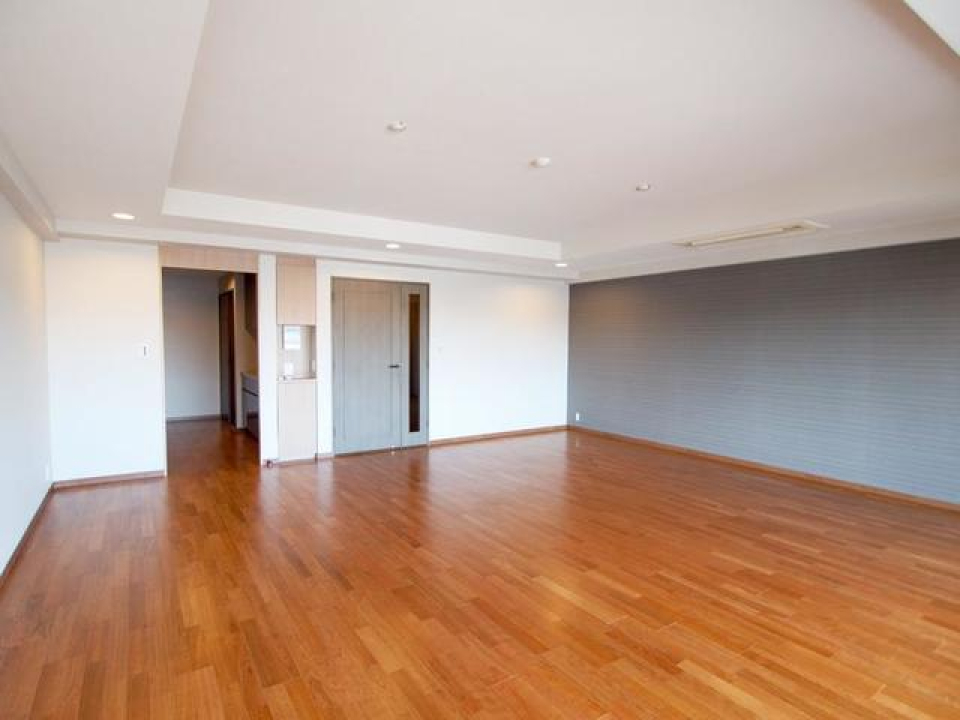 ２４．４帖のリビングダイニングルームが広がります。※写真は同タイプ住戸です。