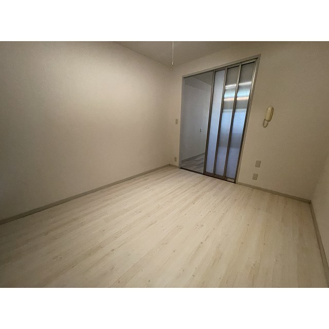 ６．５帖の洋室です。