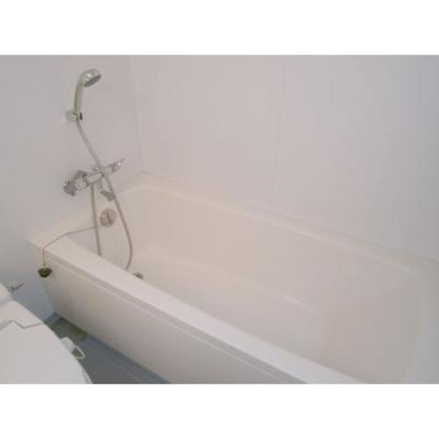 シンプルな浴室です。※写真は同タイプ住戸です。