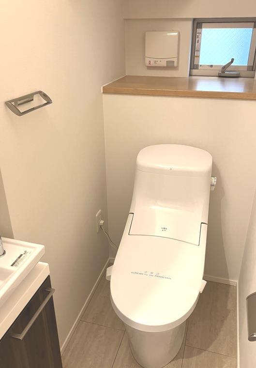 トイレにも小さな窓がついているのがGOOD。