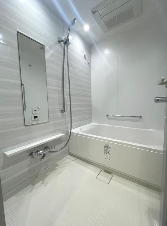 こちらなんと！ミストサウナ付きお風呂です！毛穴を開き汚れを出す！毎日の美容をサポートしますよー！