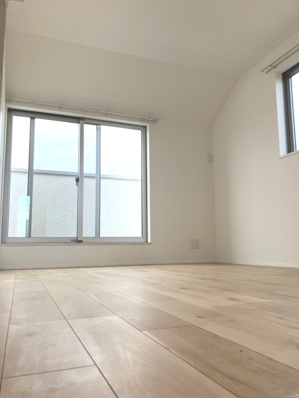 洋室4部屋あります。