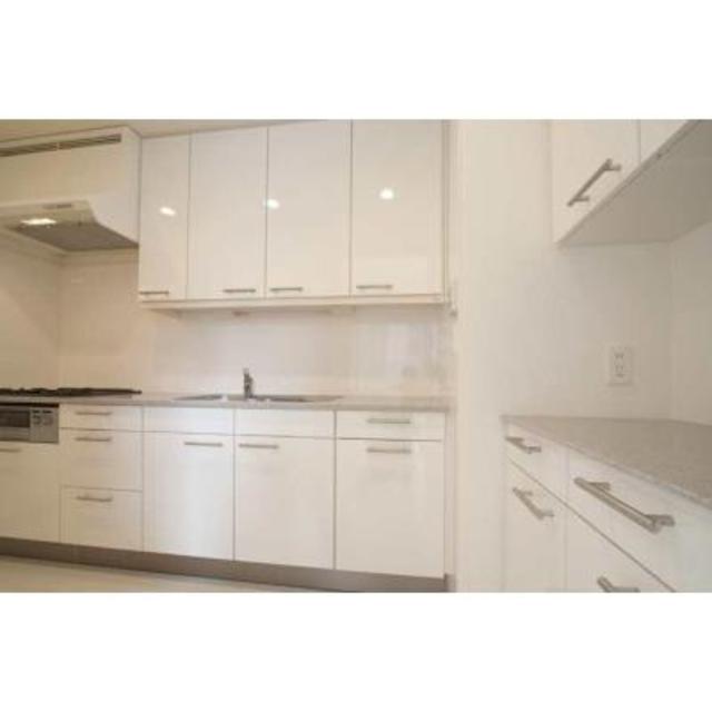 L字のキッチン！広々～