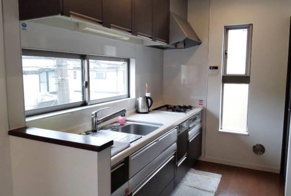 窓際なので明るい日差しが入りますね！