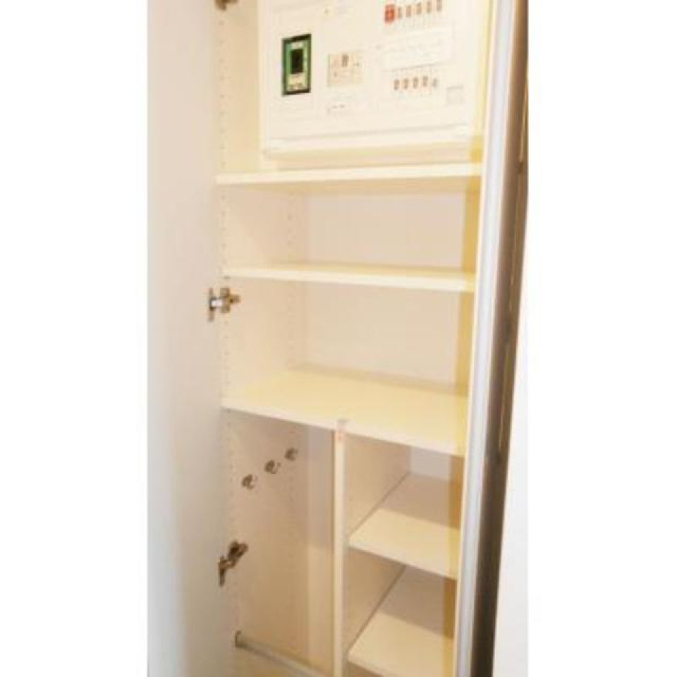 細かく区切られた収納は整理整頓しやすそうですね。※写真は同タイプ住戸です。