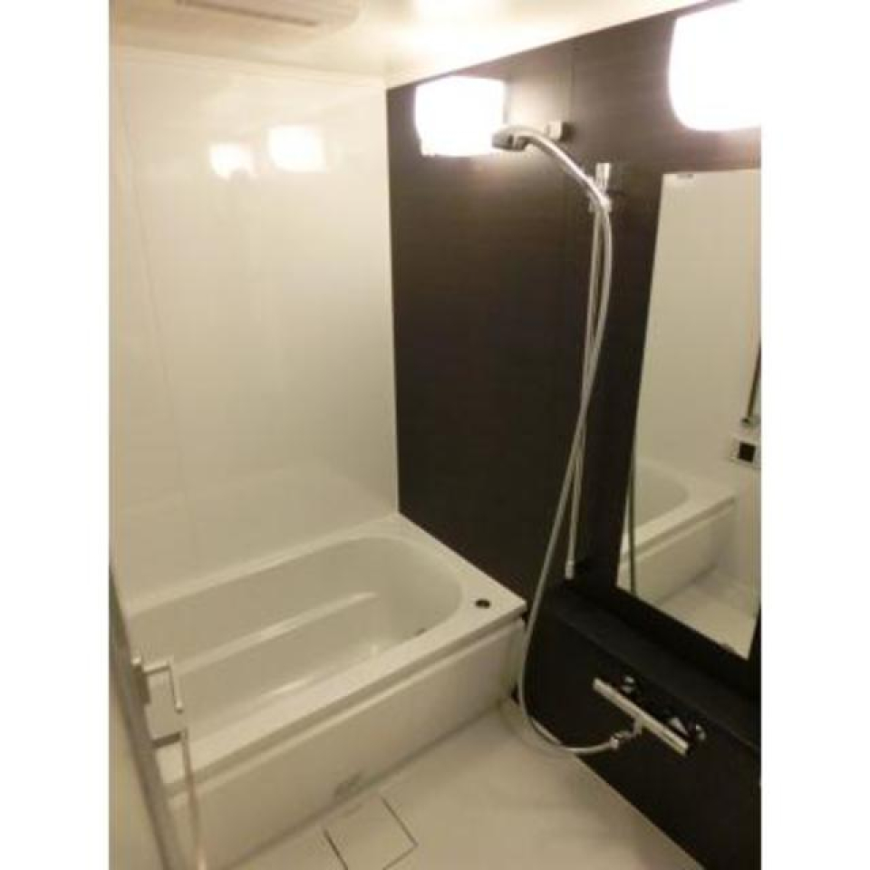 浴室も十分な広さ、そして清潔感！