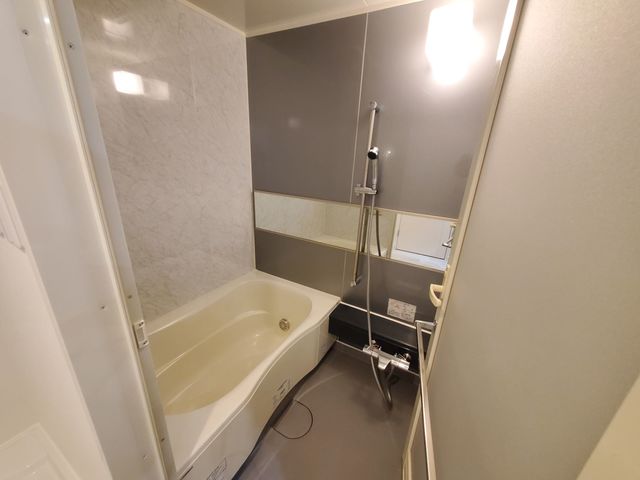 浴室もゆったり広々