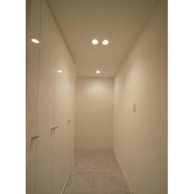 玄関を抜けるとこんな感じ