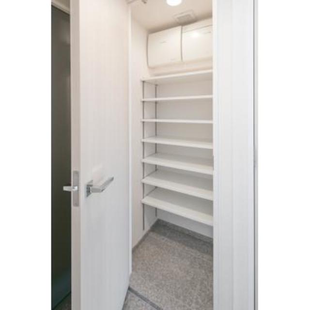シューズボックスを開けた時の様子。※写真は同タイプ住戸です。