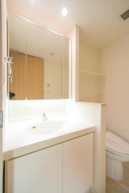 嬉しい独立洗面台。※写真は同タイプ住戸です。