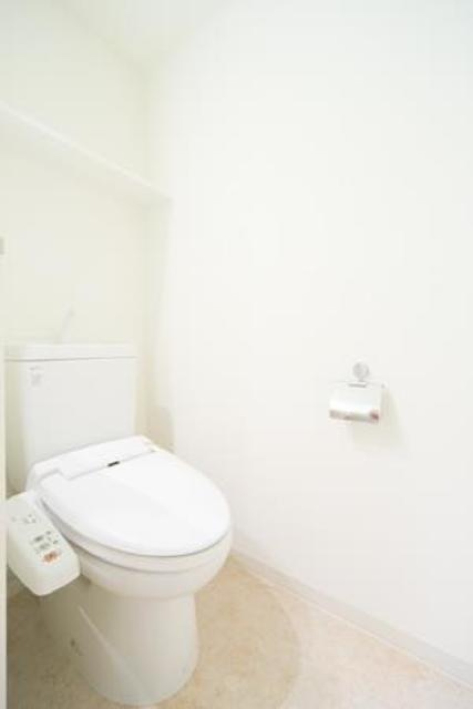 シンプルなトイレです。※写真は同タイプ住戸です。