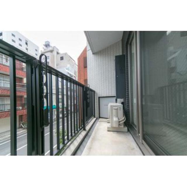 ゆったりとしたバルコニー※写真は同タイプ住戸です。