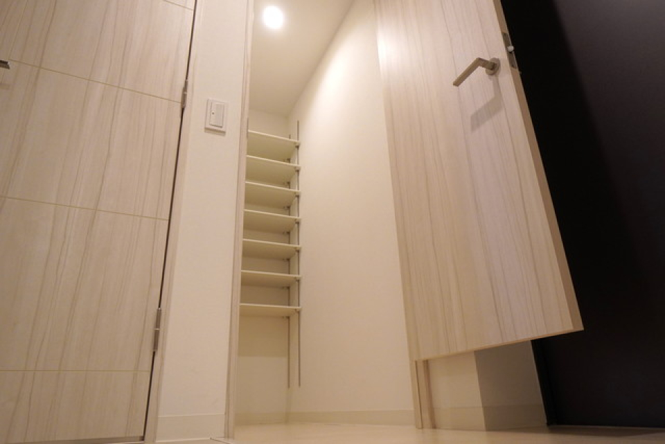 窓からの光りを存分に取り入れて、爽やかな日々をお送り下さい！
※写真は同タイプ住戸です。