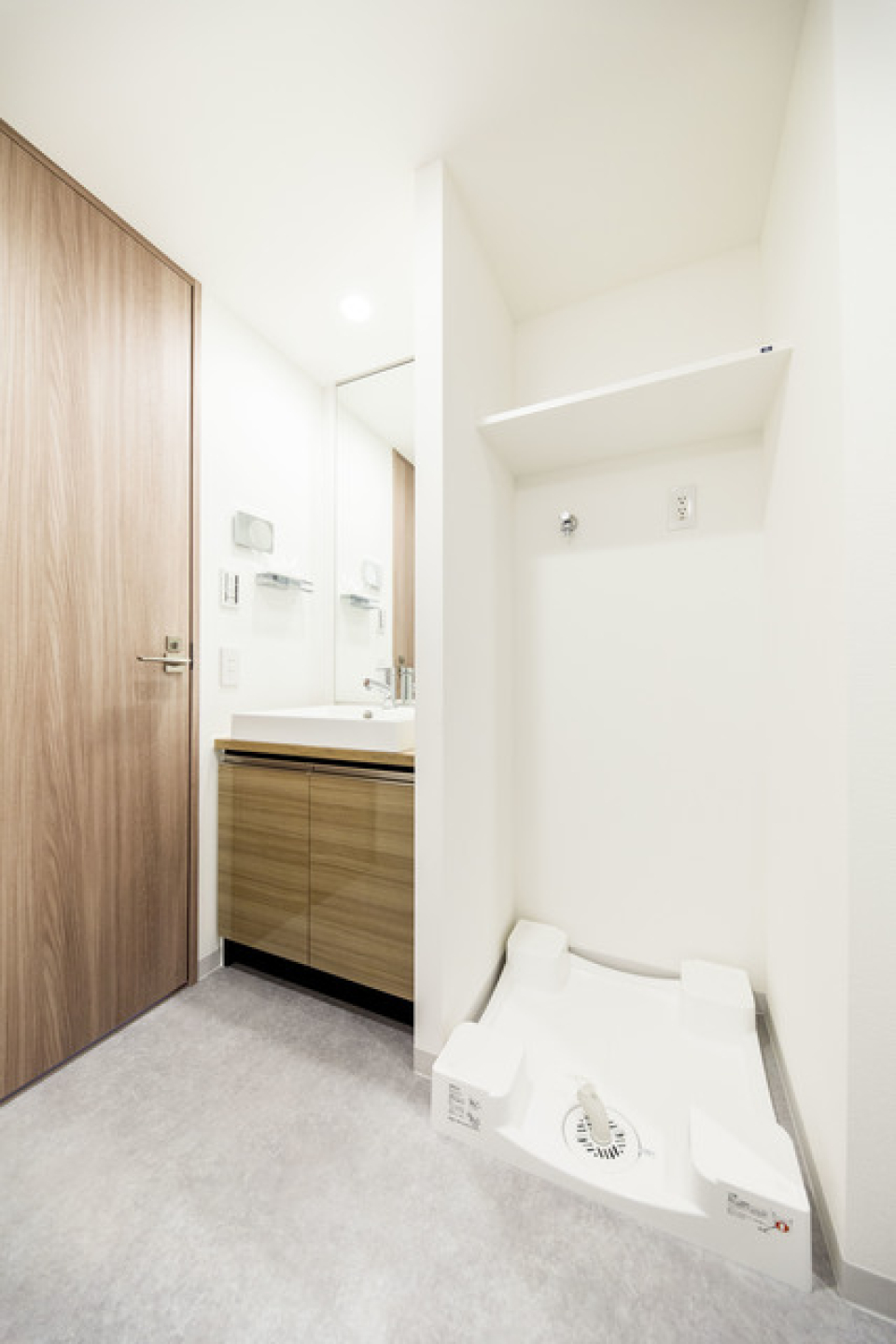 嬉しい独立洗面台。「※写真は同タイプ住戸です。