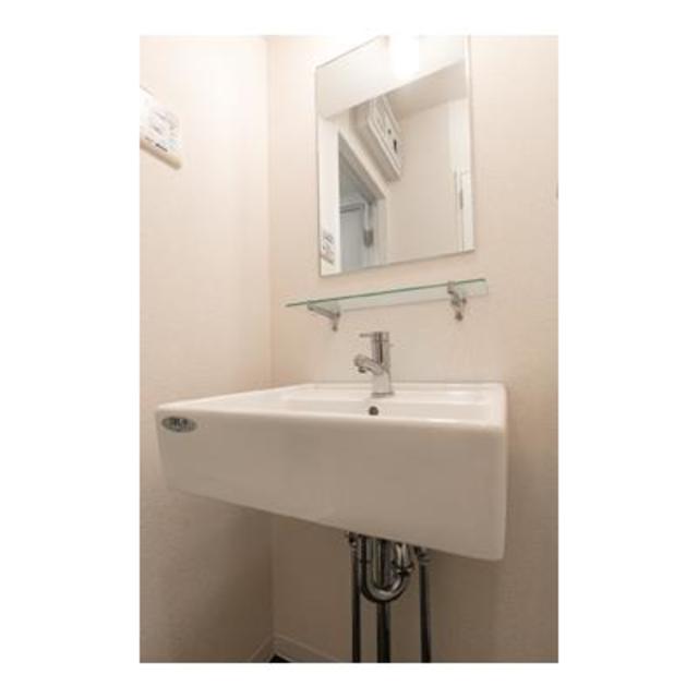 嬉しい独立洗面台。※写真は同タイプ住戸です。