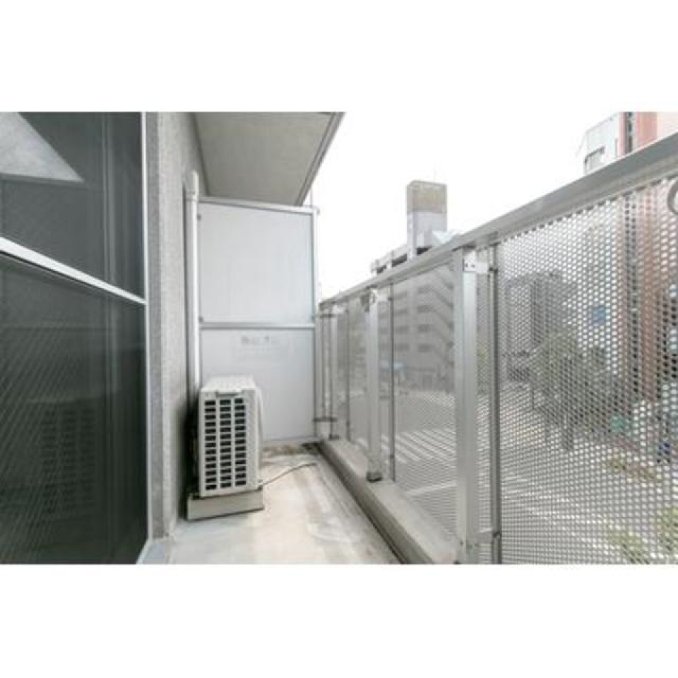 バルコニーに出た時の様子。※写真は同タイプ住戸です。