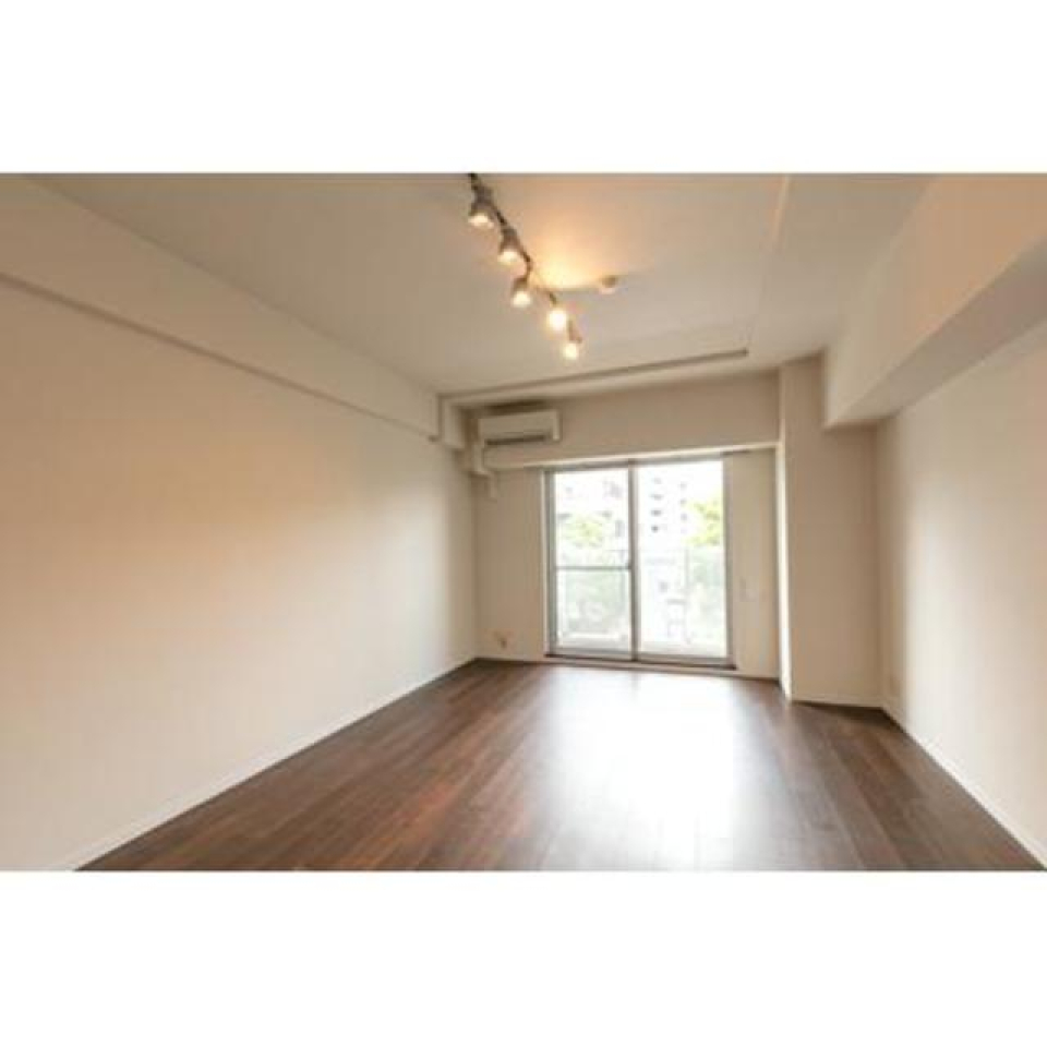 バルコニーへのアクセスが出来ます。※写真は同タイプ住戸です。