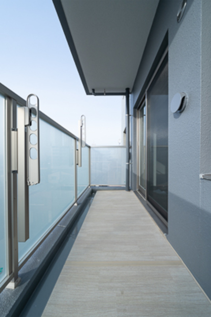 ベランダです。何かしら干せそうですね。
※写真は同タイプ住戸です。