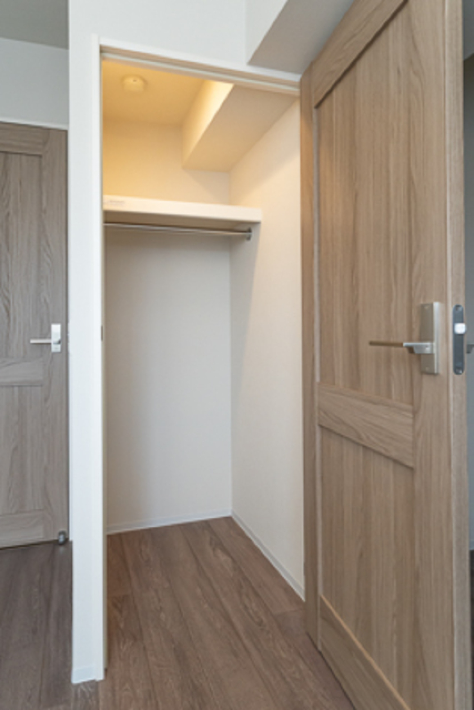 ウォークしてイン出来るタイプのクローゼットです。
※写真は同タイプ住戸です。