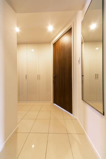 オシャレなライトに照らされていってらっしゃい！