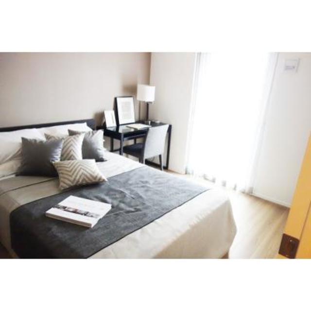 大きなベッドを置いても余裕の広さ