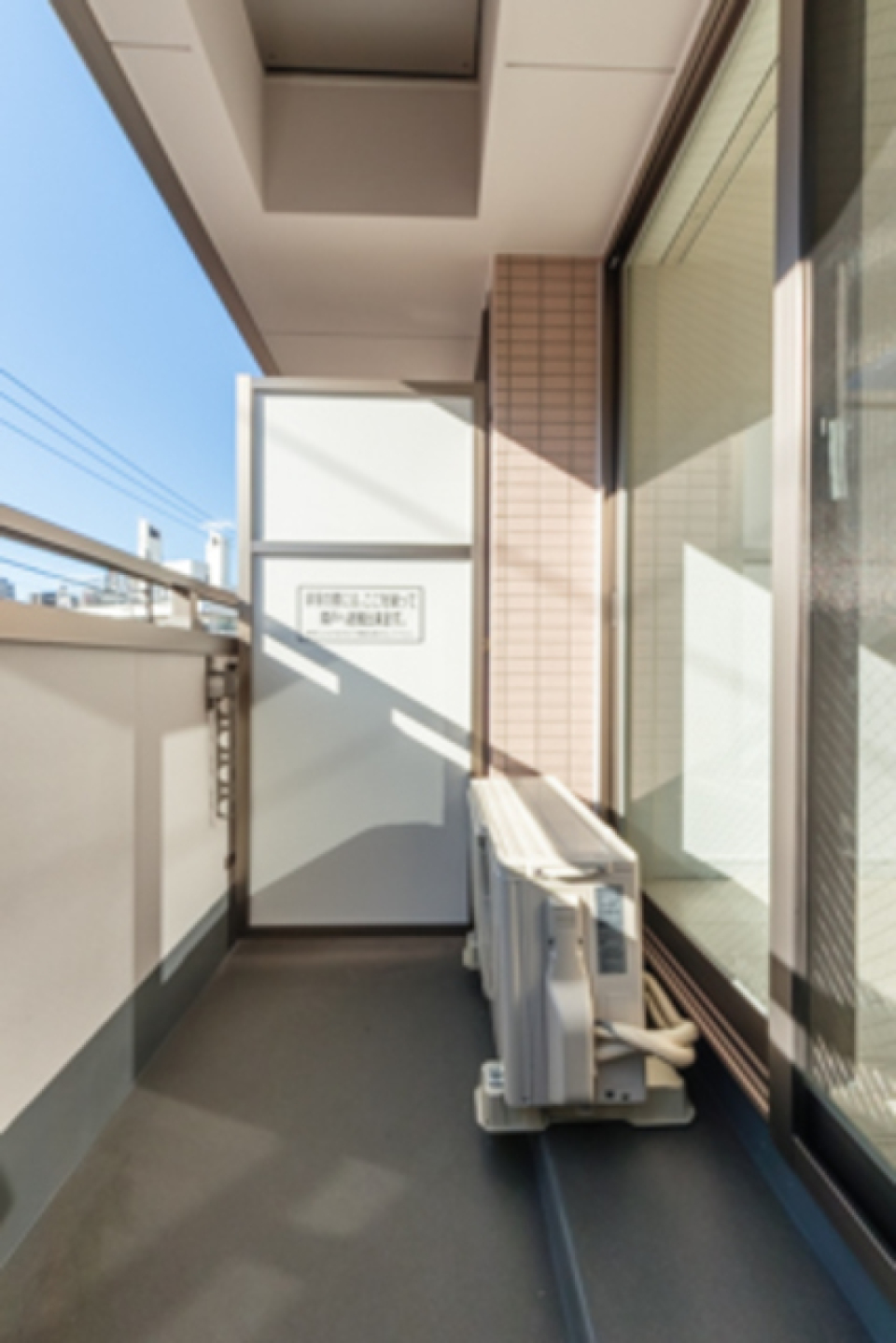 バルコニーの様子。※写真は同タイプ住戸です。