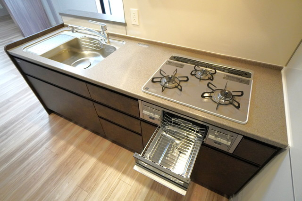 グリルがついたコンロです。※写真は同タイプ住戸です。