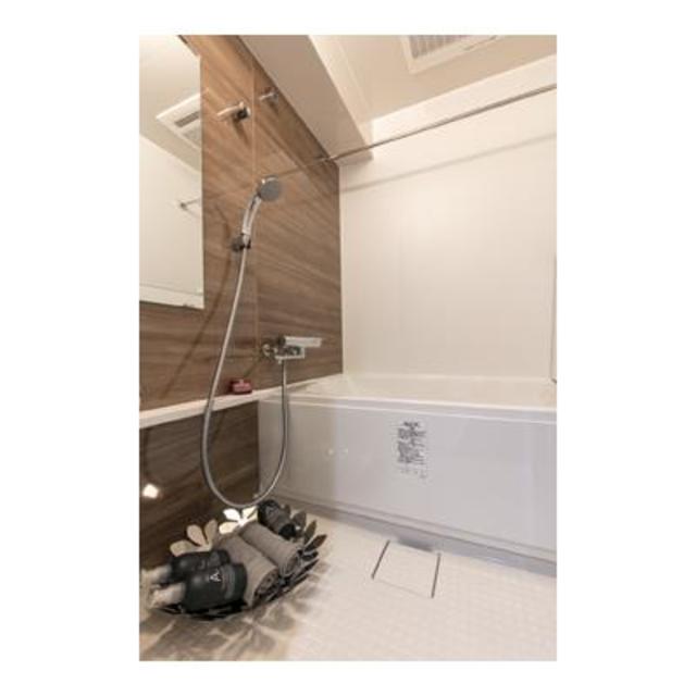 落ち着いた雰囲気の浴室※写真は同タイプ住戸です。