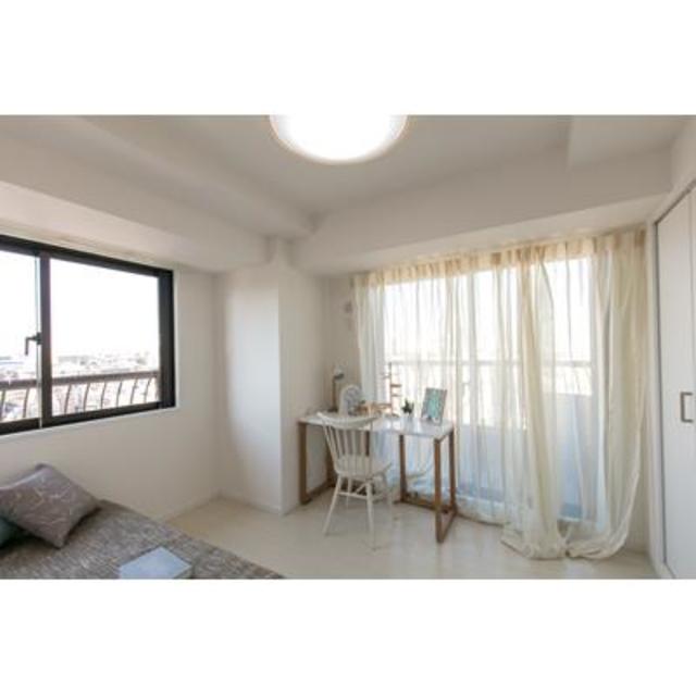 白で統一されたベッドルーム※写真は同タイプ住戸です。