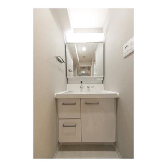 収納付きの洗面台※写真は同タイプ住戸です。