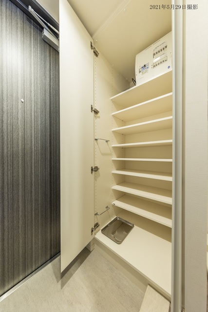 シューズボックスを開けた時の様子。※写真は同タイプ住戸です。