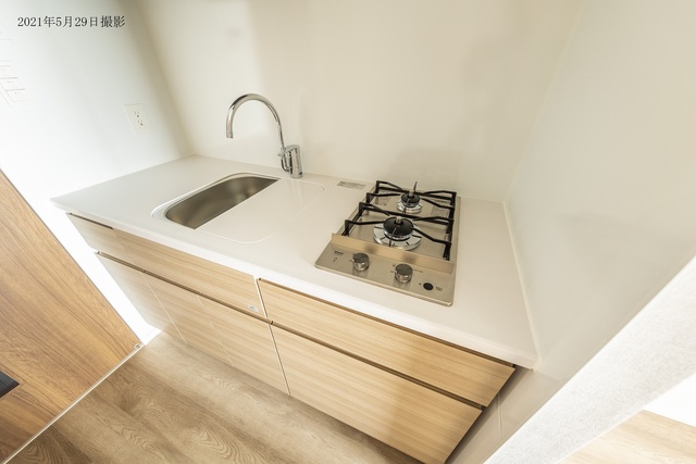 2口のガスコンロが導入されたキッチンです。※写真は同タイプ住戸です。