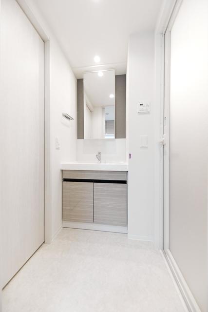 嬉しい独立洗面台。※写真は同タイプ住戸です。