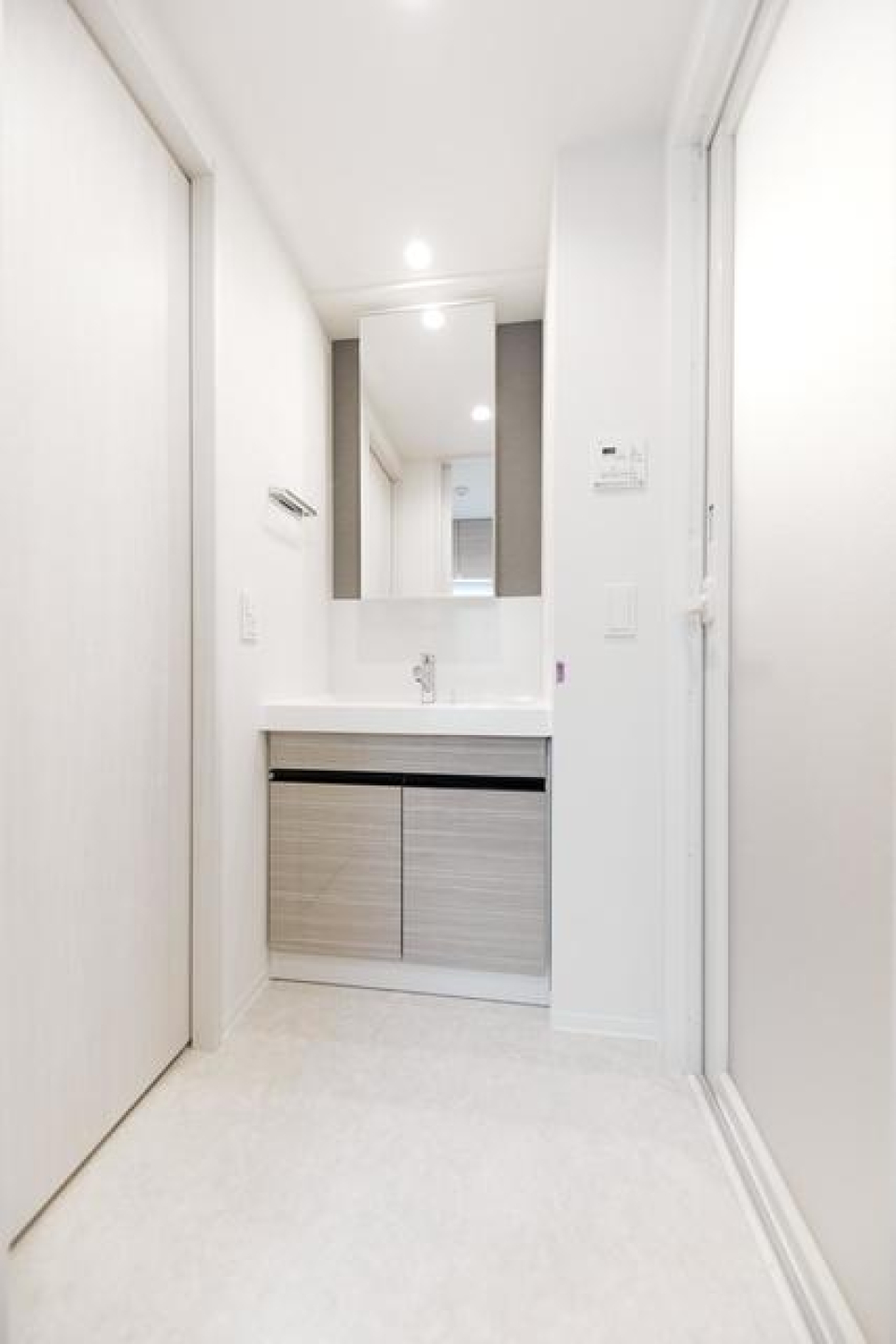 嬉しい独立洗面台。※写真は同タイプ住戸です。