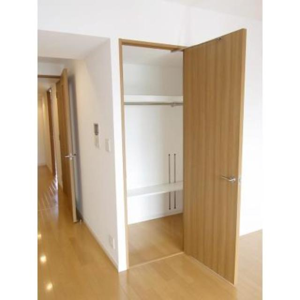 しっかり入るクローゼット。※写真は同タイプ住戸です。