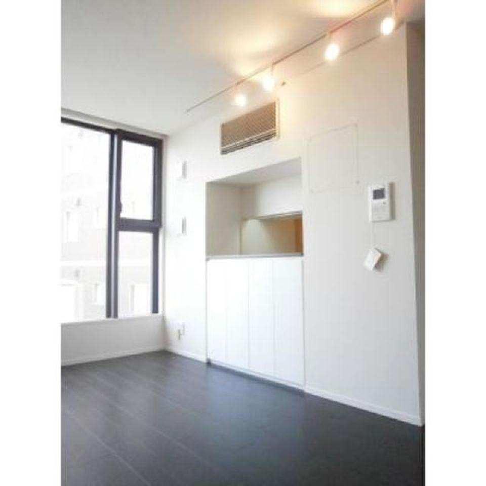 日中も陽射しが入って心地いい※写真は同タイプ住戸です。