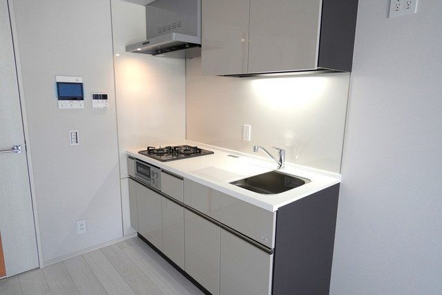 ２口のコンロが導入されたキッチンです。※写真は同タイプ住戸です。