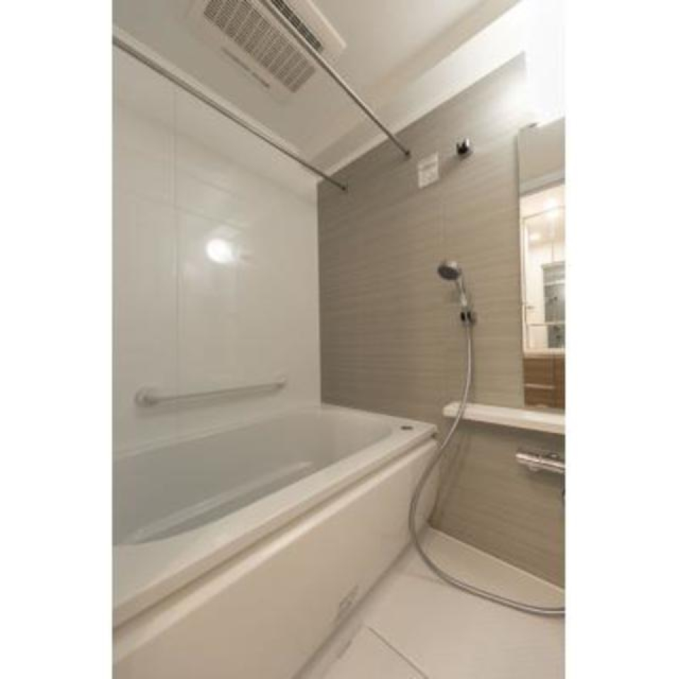 浴室もゆったり広々