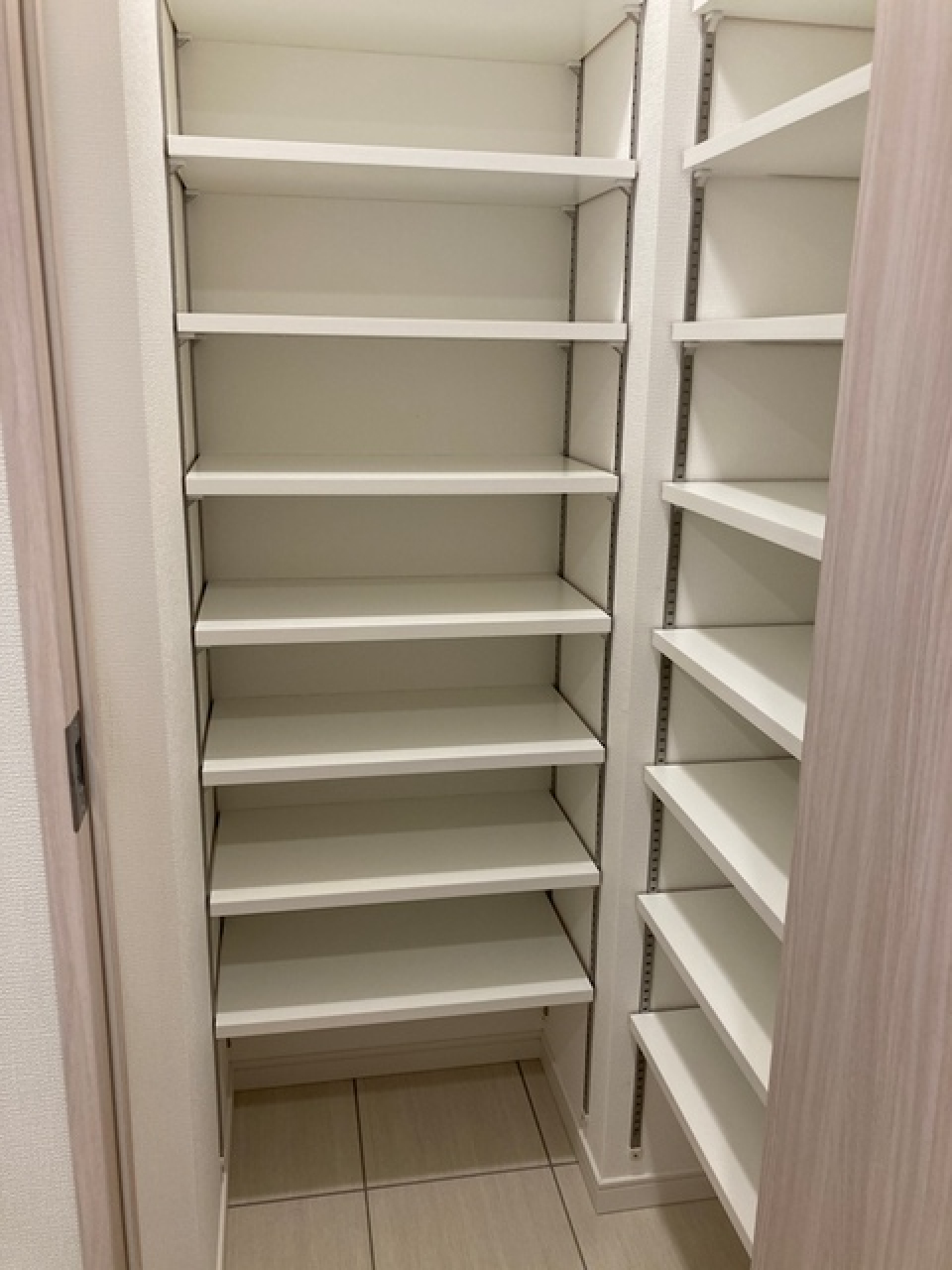 収納もありすぎて困ることを知らない。