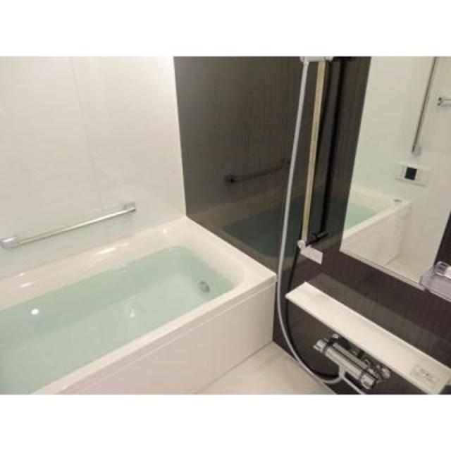 浴室の様子。※写真は同タイプ住戸です。