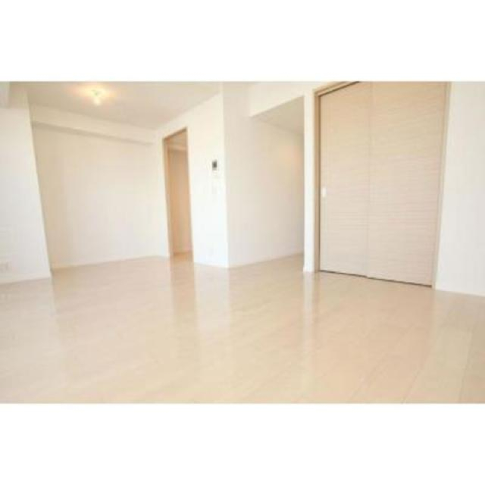 白っぽい色味で暖かい雰囲気がありますね。※写真は同タイプ住戸です。