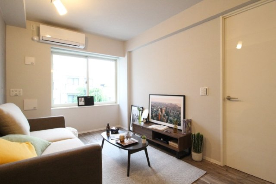 ソファを置いた時のイメージです。11.8帖だから余裕でソファを置くことが出来ますね！