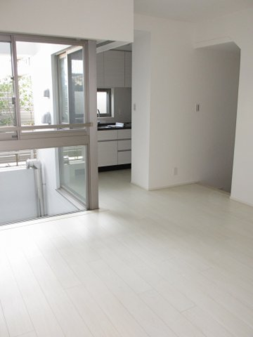 LDKの様子です、吹き抜けが魅力的